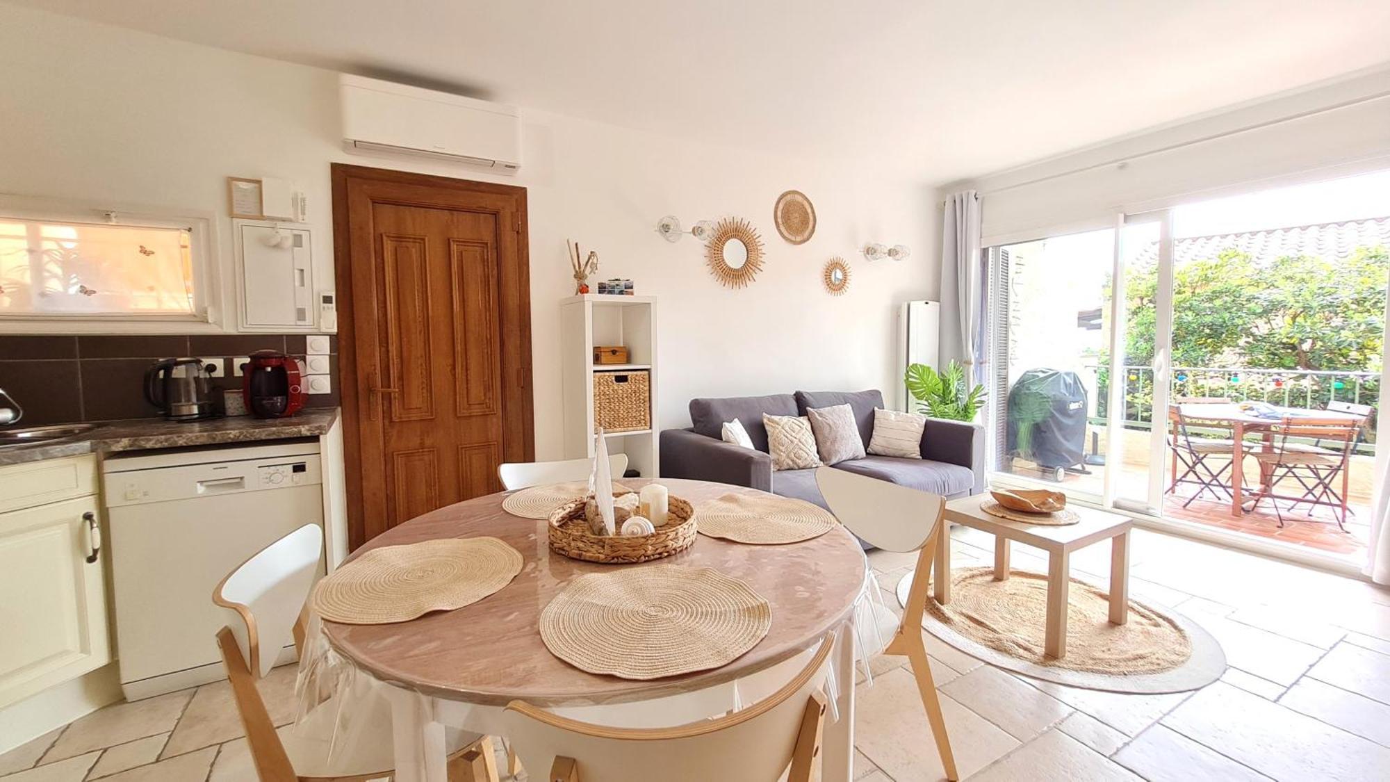 Bel Appartement Renove, Avec Terrasse Et Piscine La Croix-Valmer Exteriér fotografie